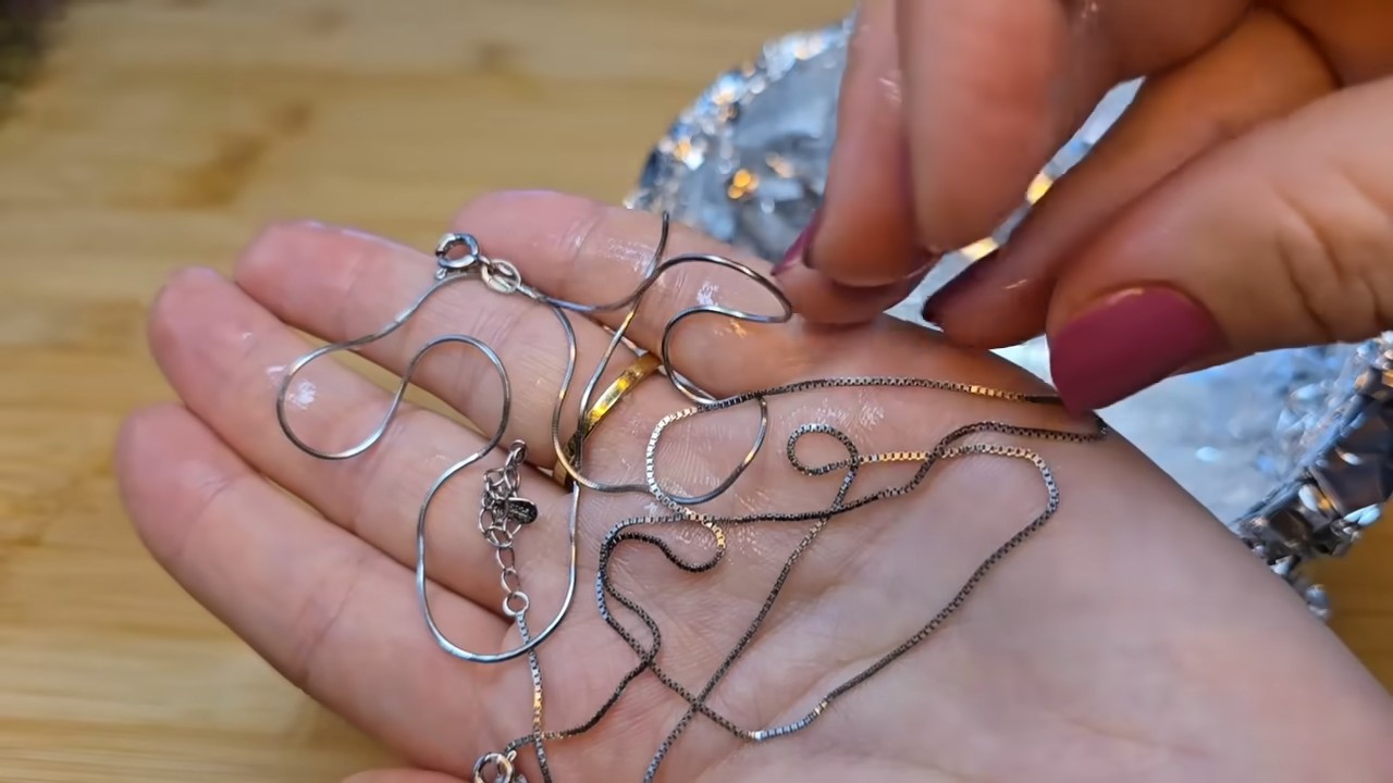 DIY Silver Cleaner