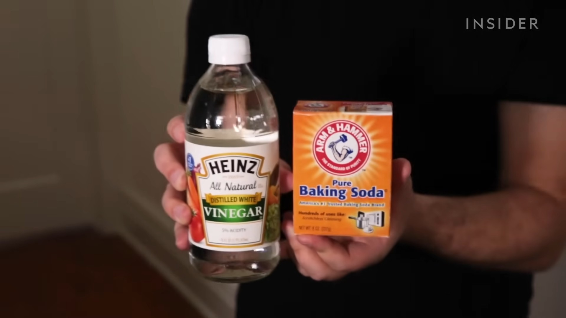 Oven cleaning baking soda vinegar
