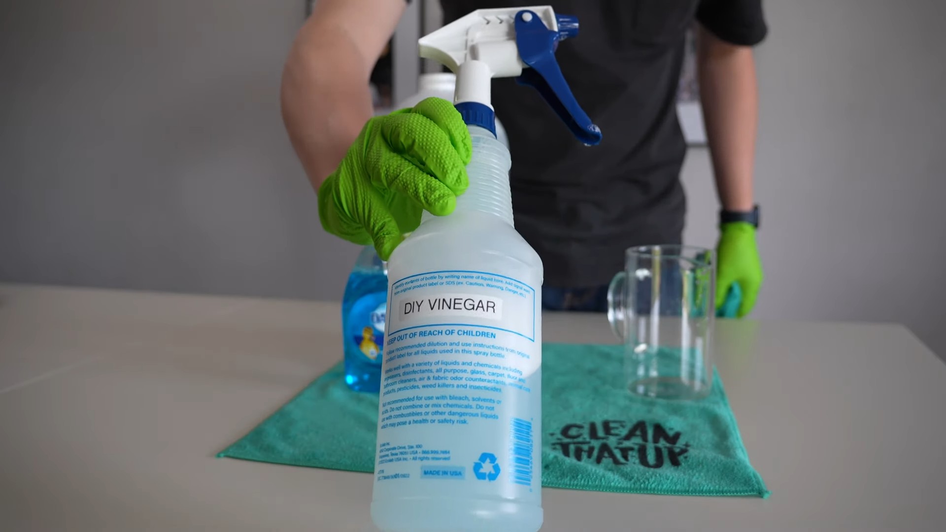 DIY vinegar cleaning solutions