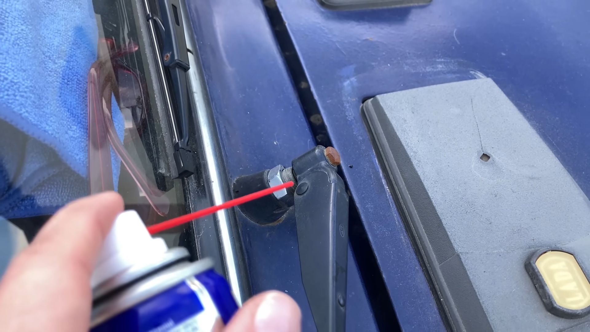 WD40 car uses
